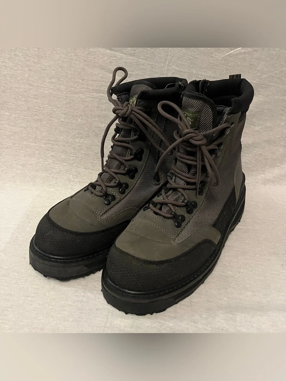 Orvis River Guard Easy-On Brogue Wading Boots in Olive Green